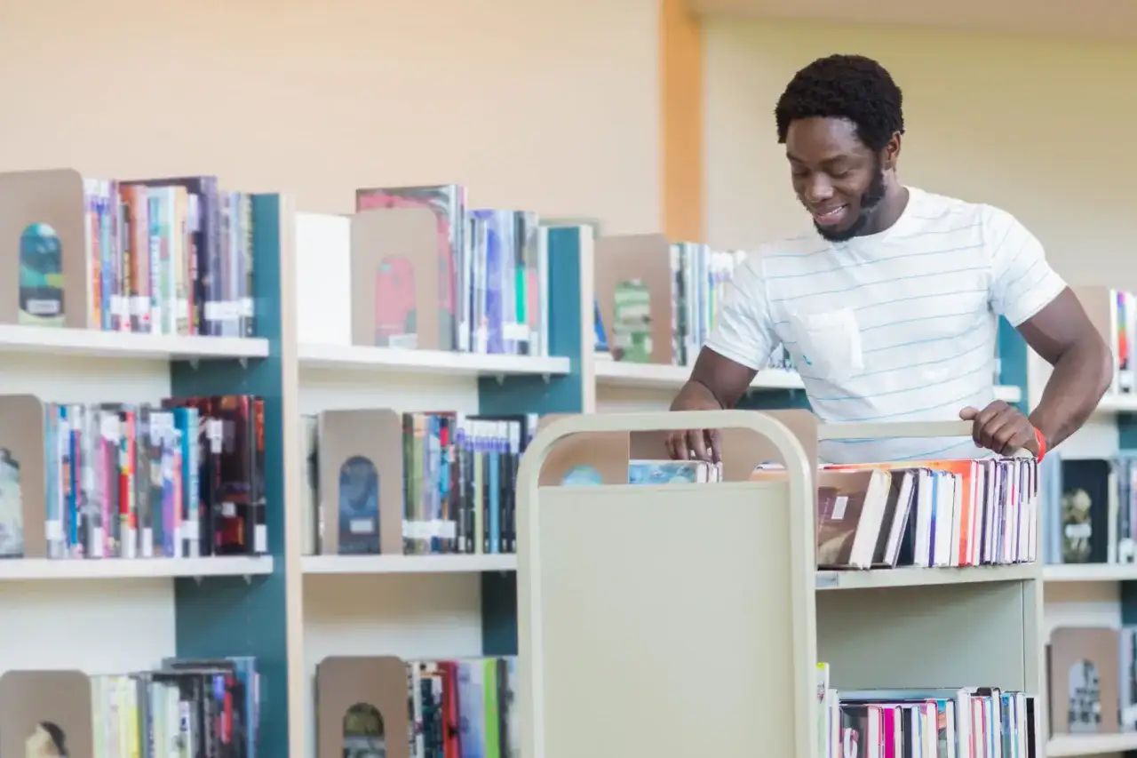 Bibliotekarieutbildning - vägar, behörighet och jobb