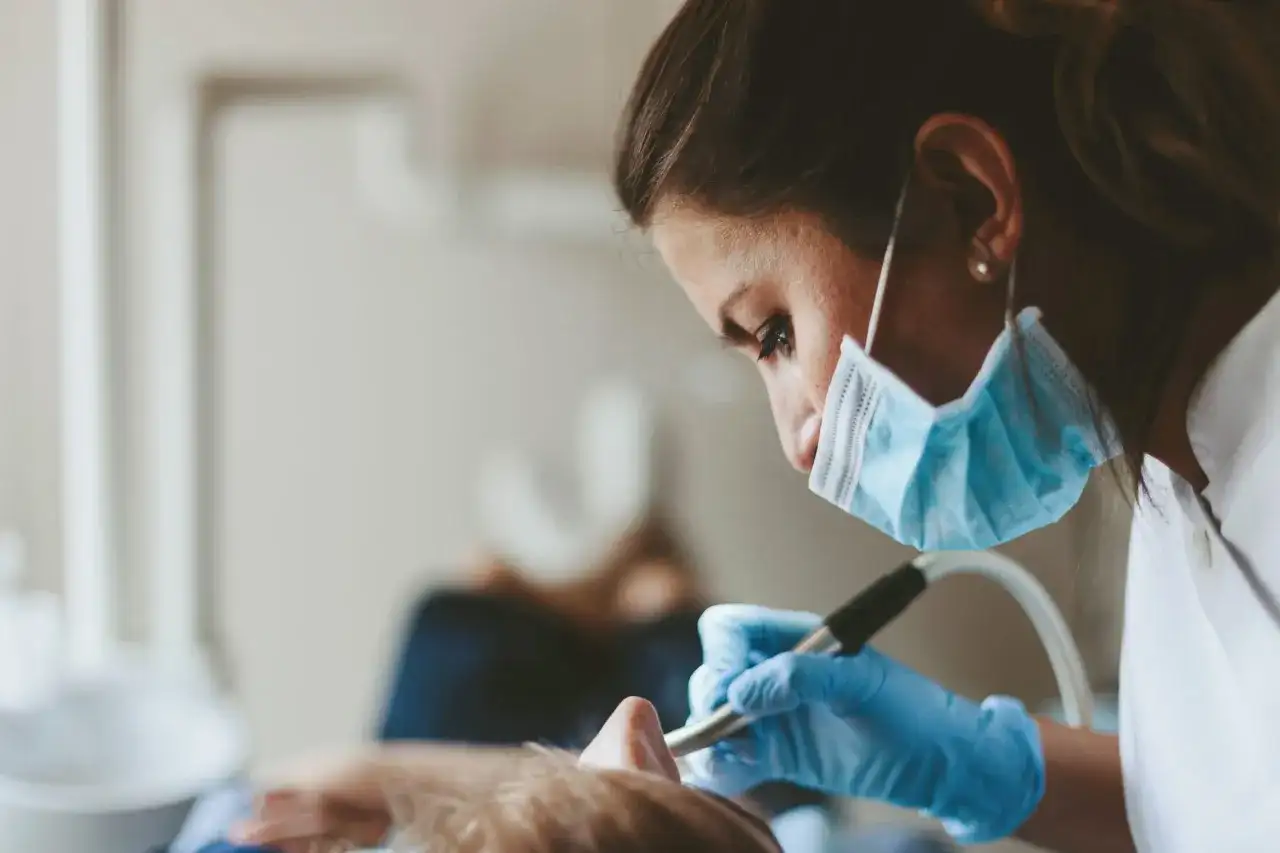 Utbildning till tandhygienist - så ser vägen ut