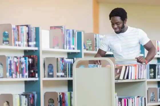 Bibliotekarieutbildning - vägar, behörighet och jobb