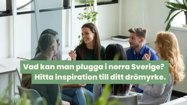 En grupp unga människor diskuterar vad ska jag jobba med. De sitter i en cirkel och ler, inspirerade av möjligheter.